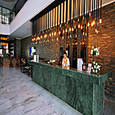Sey Beach Hotel & Spa